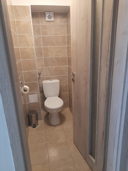 Különálló WC